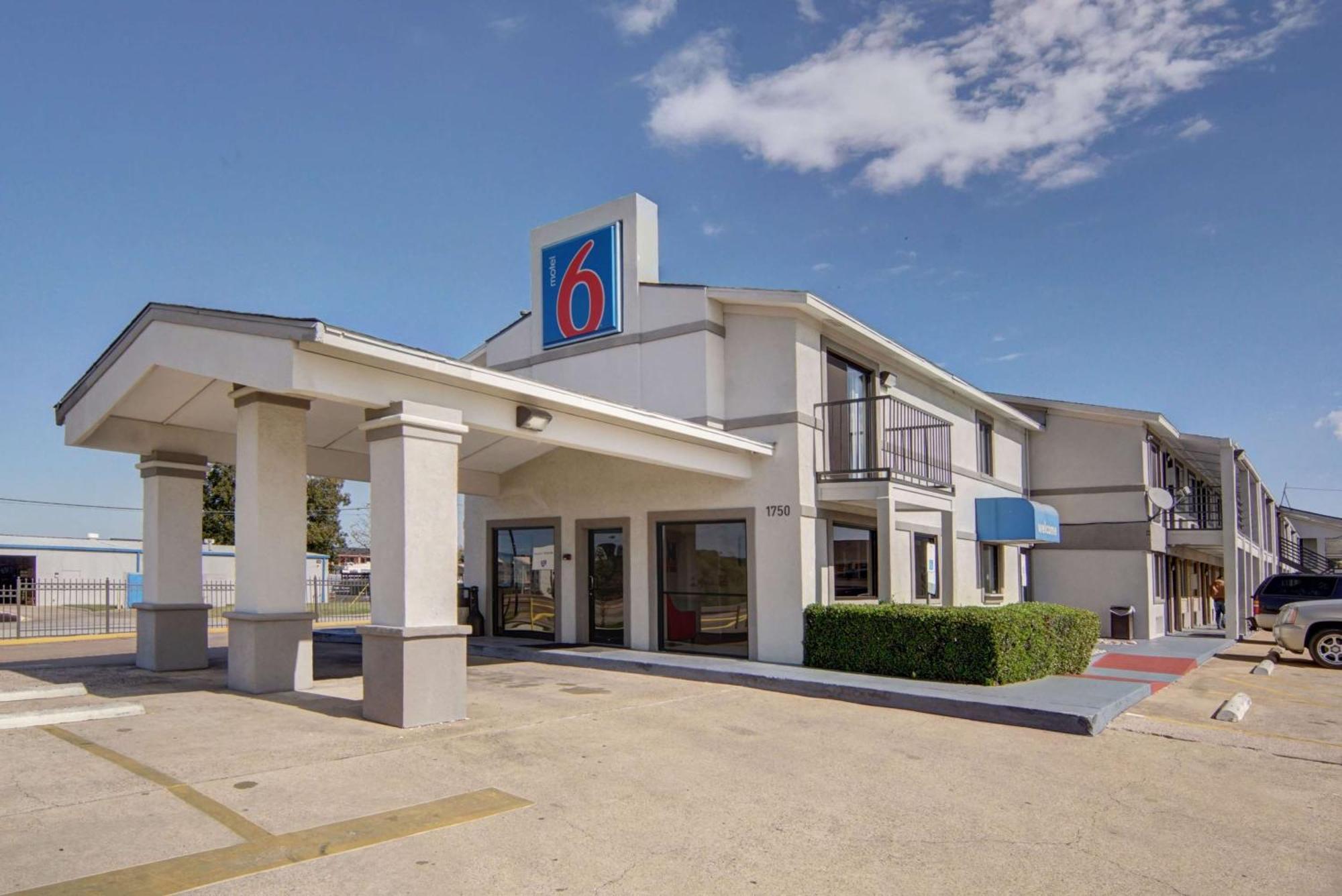 Hotel 6-lancaster, Tx - Desoto -