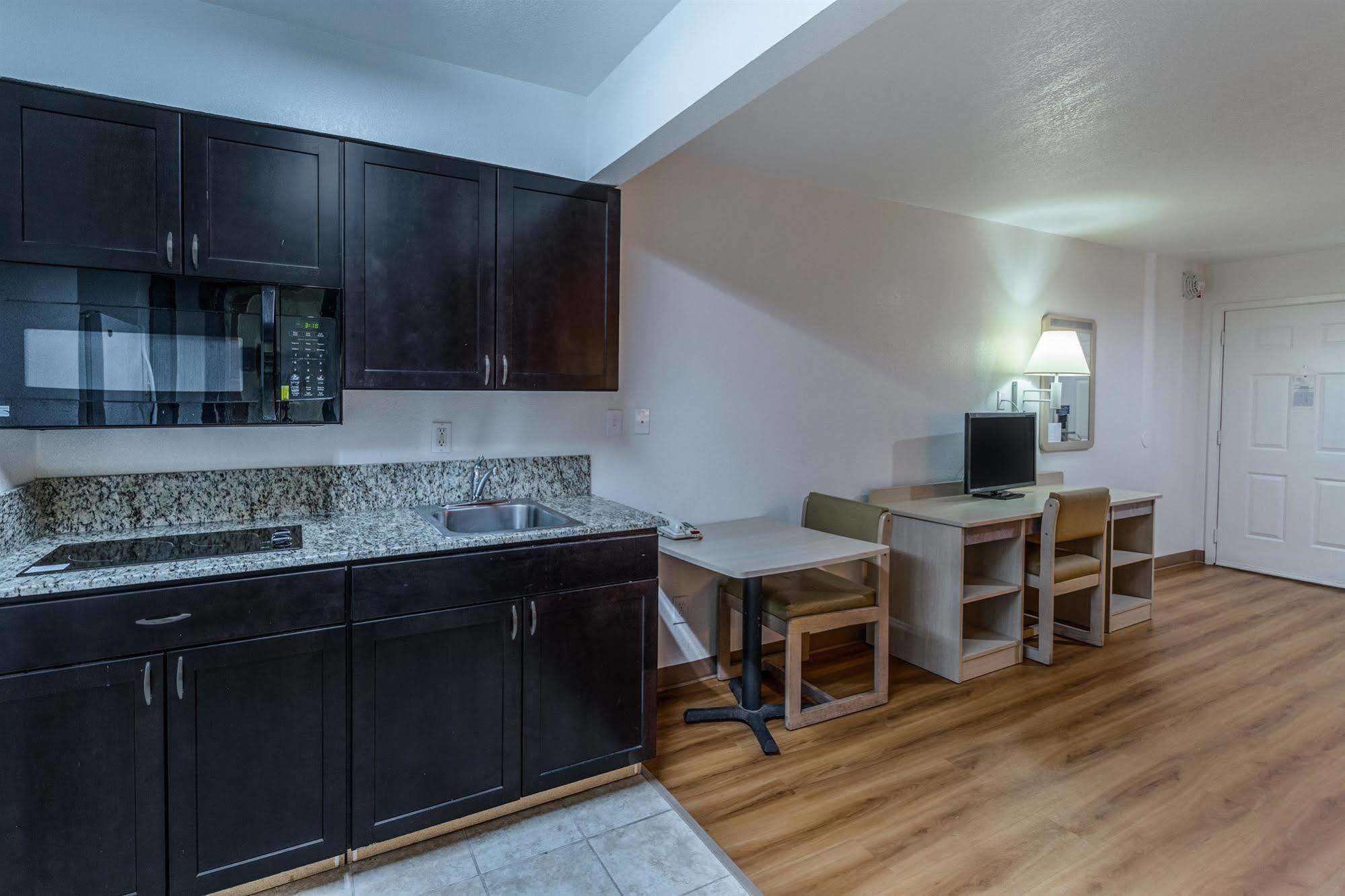 6-lancaster, Tx - Desoto - Hotel 2*